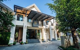 Cozy Time Villa Hotel